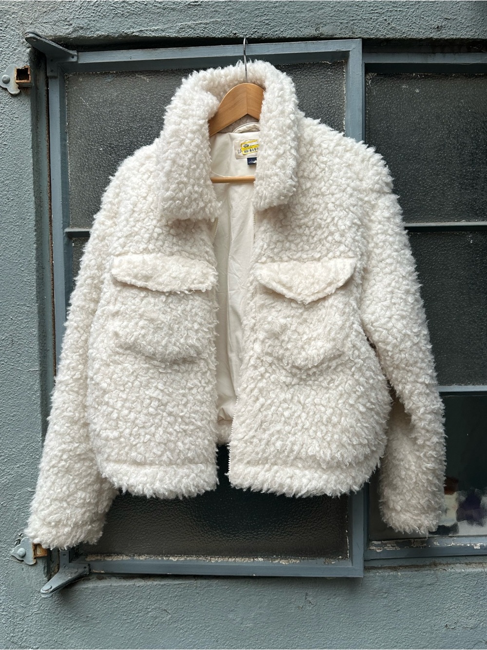 Universal Thread Women's Cream White Teddy Faux Fur Sherpa Zip Up Jacket Size L